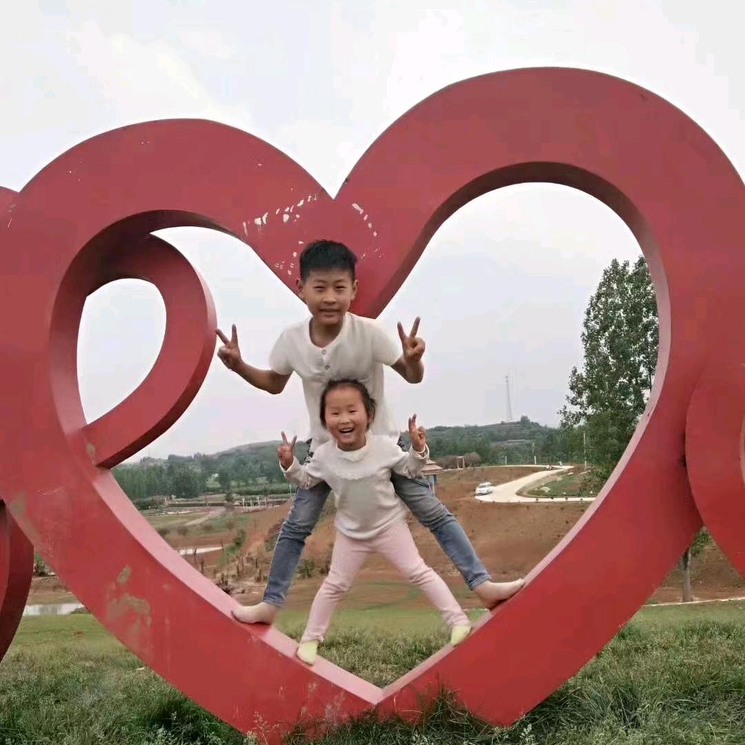 ╭( ′• o •′ )╭☞就是这个人