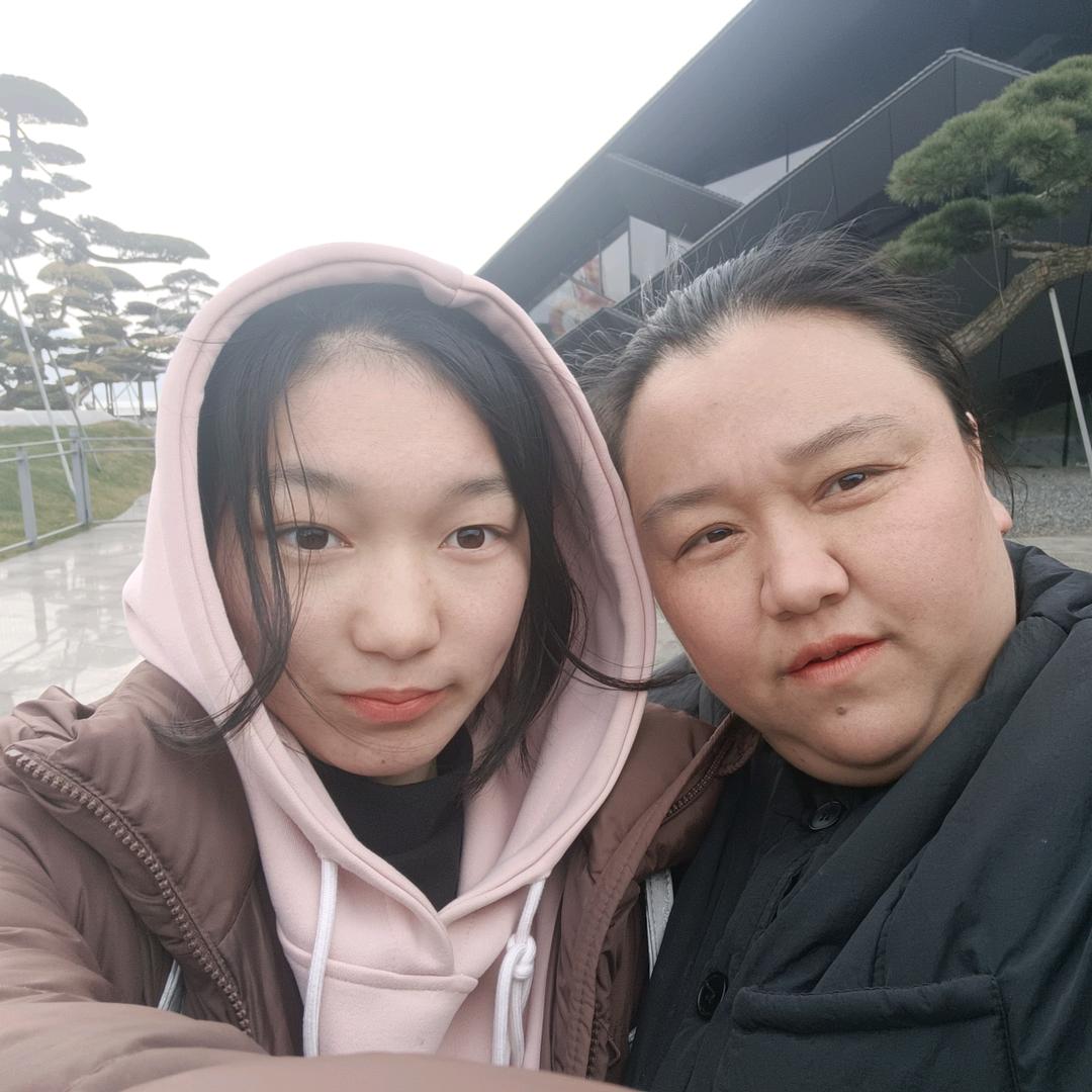 简单人生(ง •̀_•́)ง加油