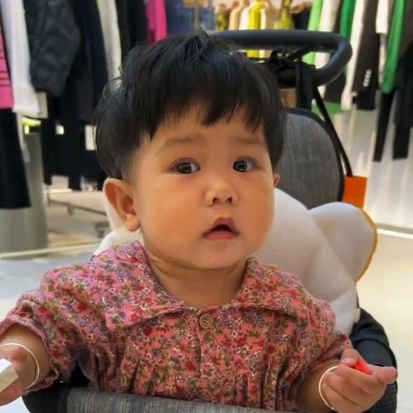 卖男孩的小火柴丶