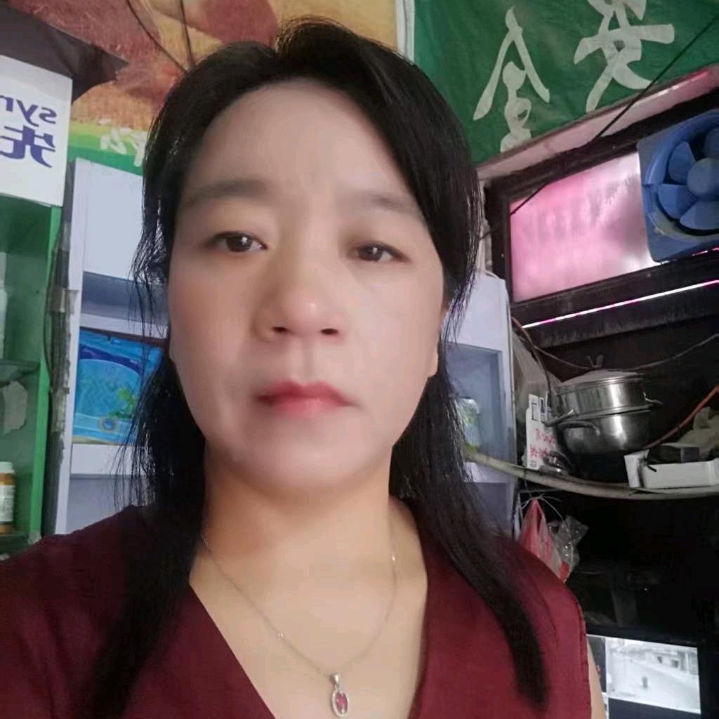 在河南内黄高堤开农资店的王姐