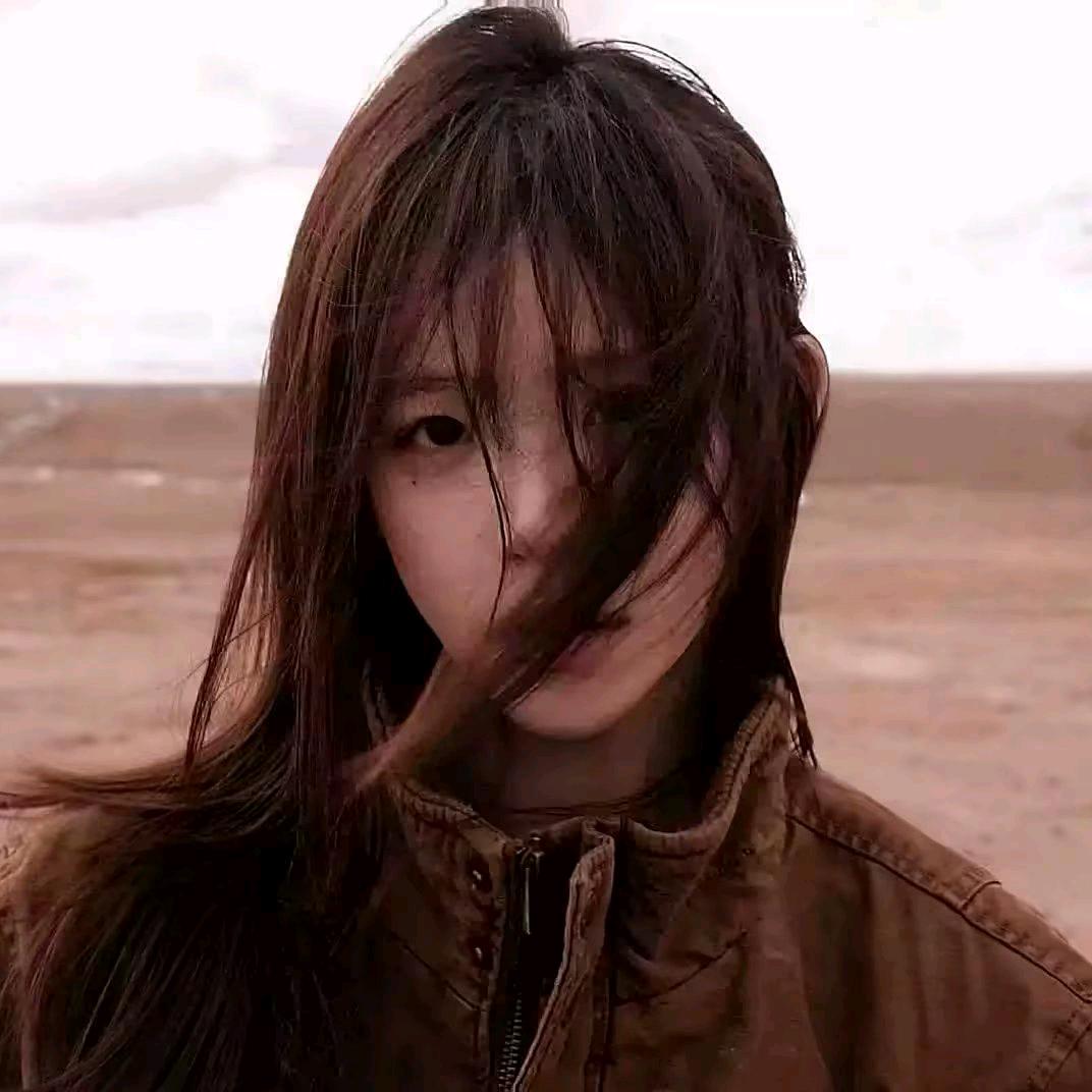 何姐