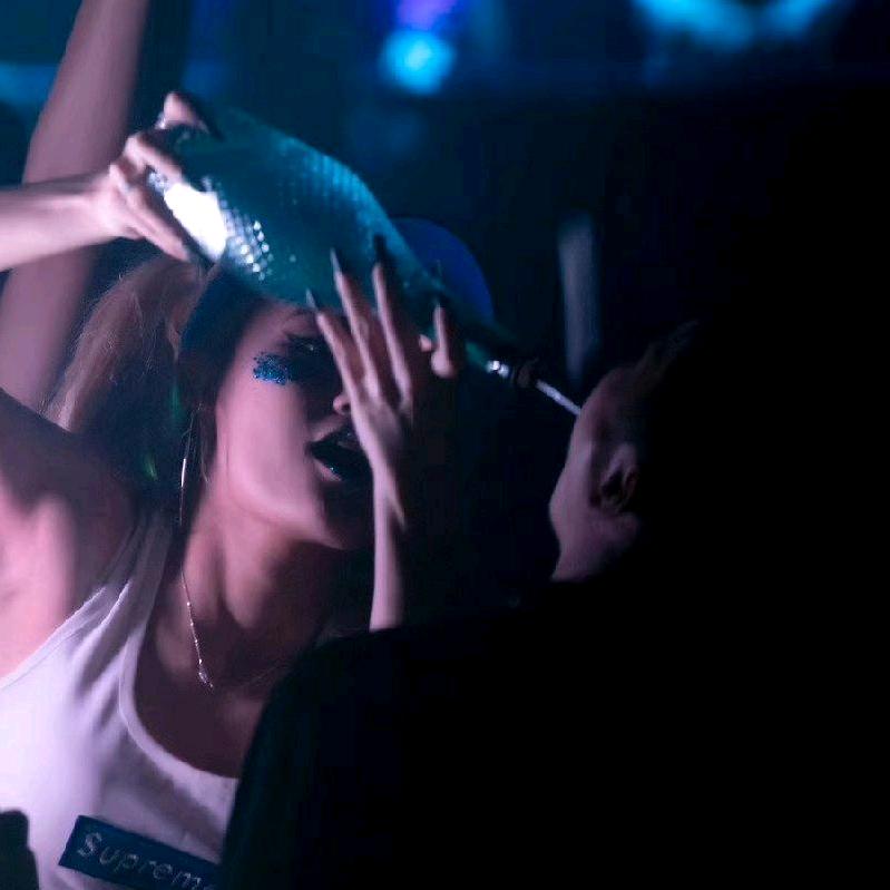 暗里不着迷
