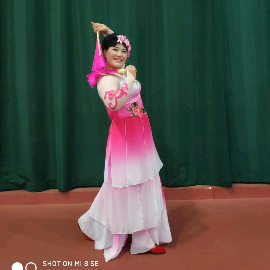 兰   馨