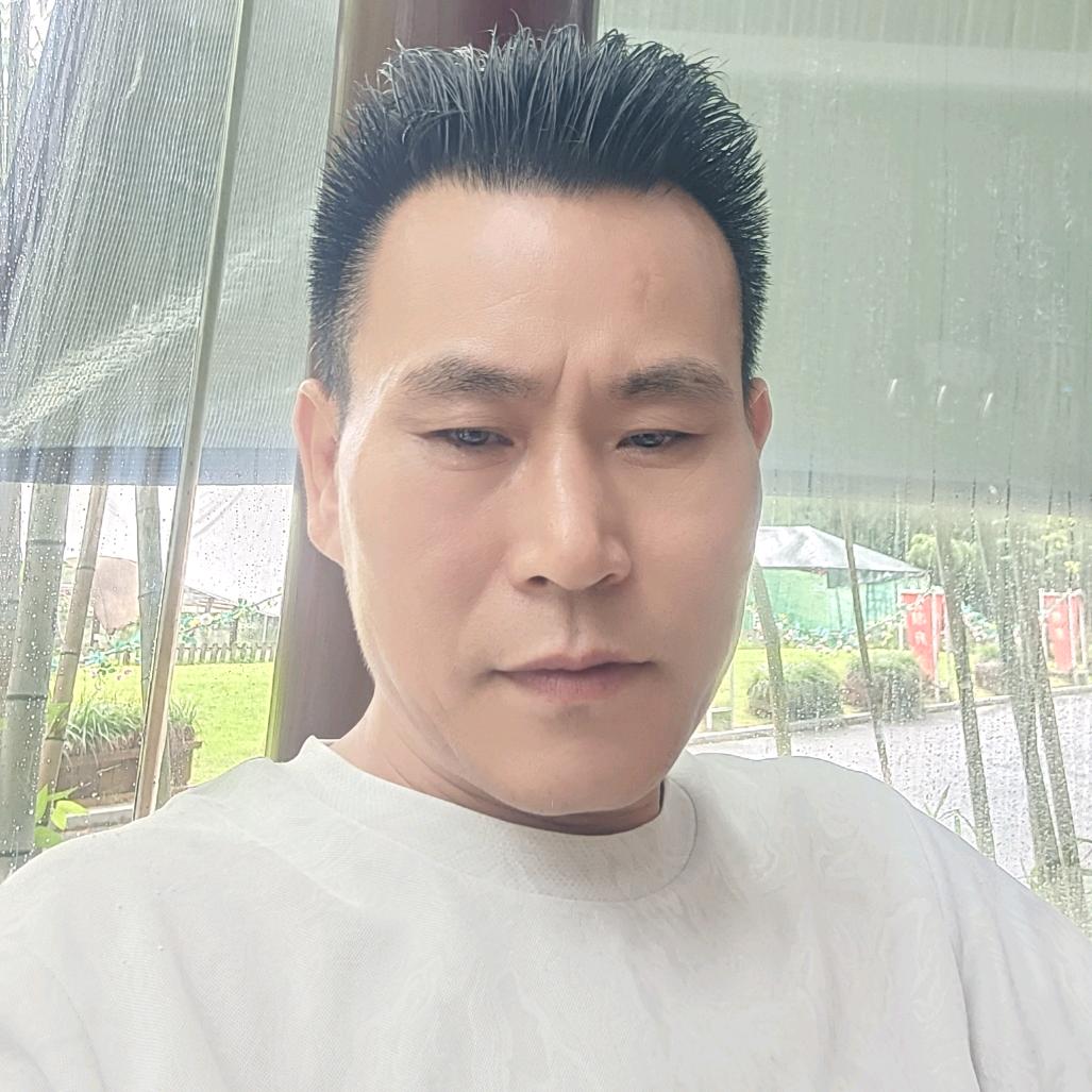 郑小建本人单身