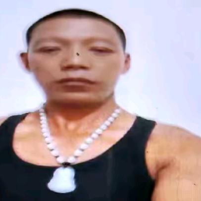 哥是蜜蜂万里来，妹是桂花香千里