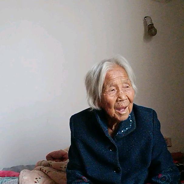 百岁老人