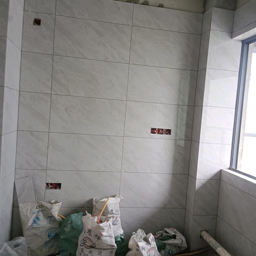 我张大师承包 贴砖，刮灰，做防水，水电安