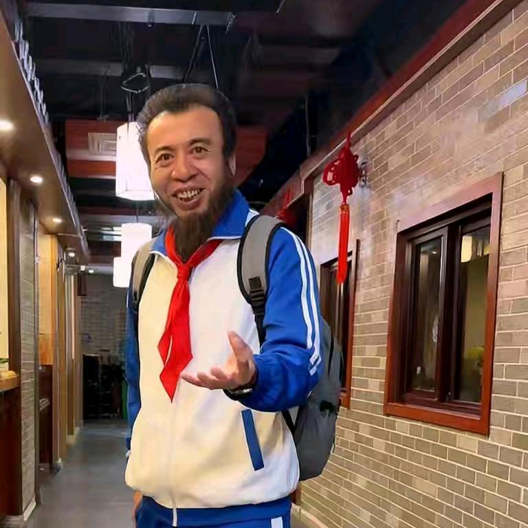 满上的猴子的腚我最红