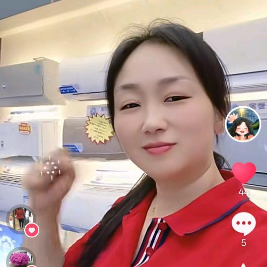 薇薇（关注必回）