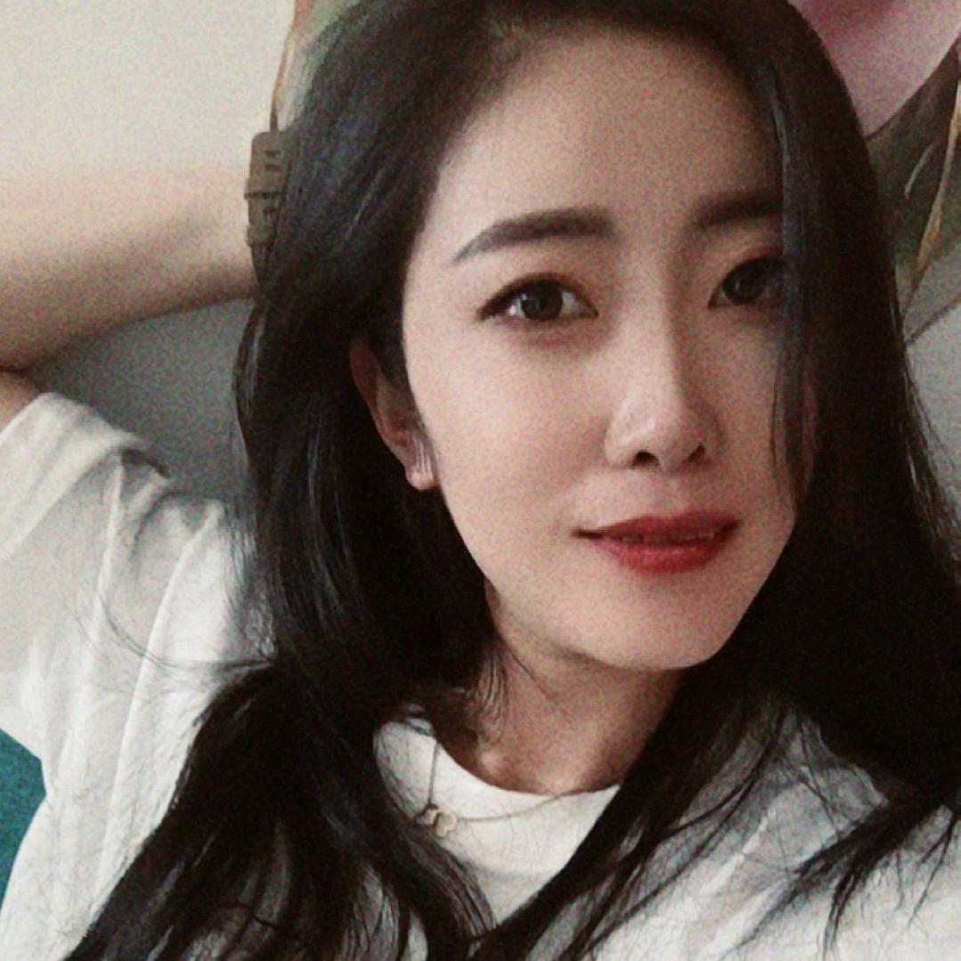 吖头（拒绝私信/拒绝连赞）
