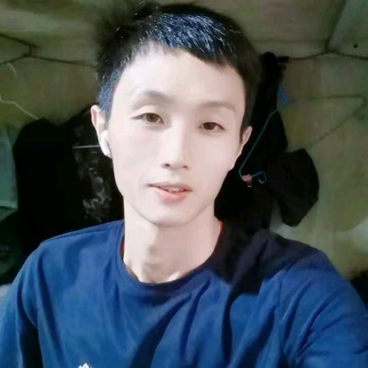 砍柴的放羊人