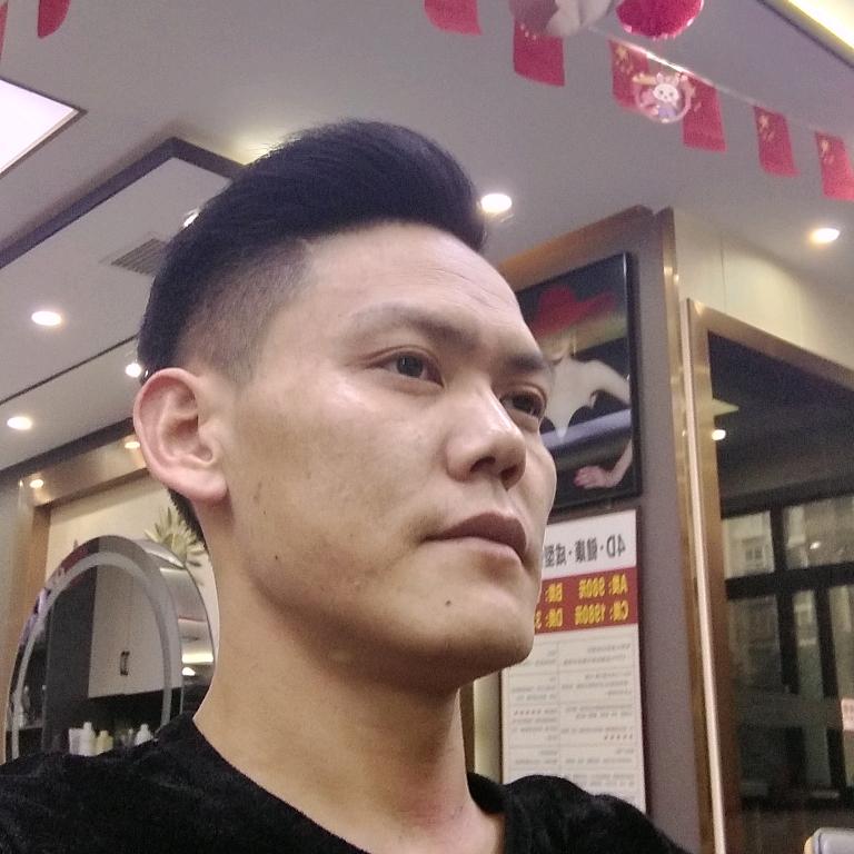 @赤水小飞《伊漫美容美发》