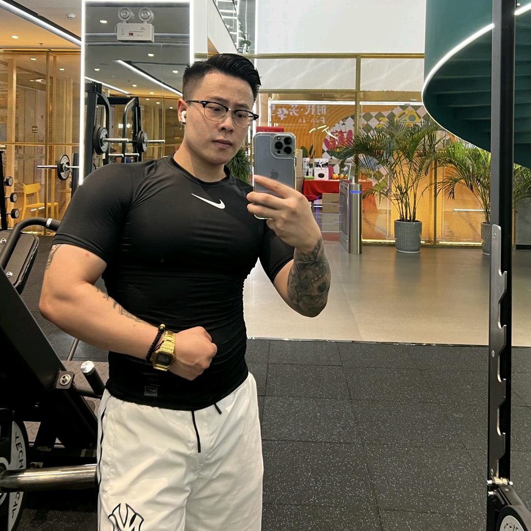 陈博男士运动
