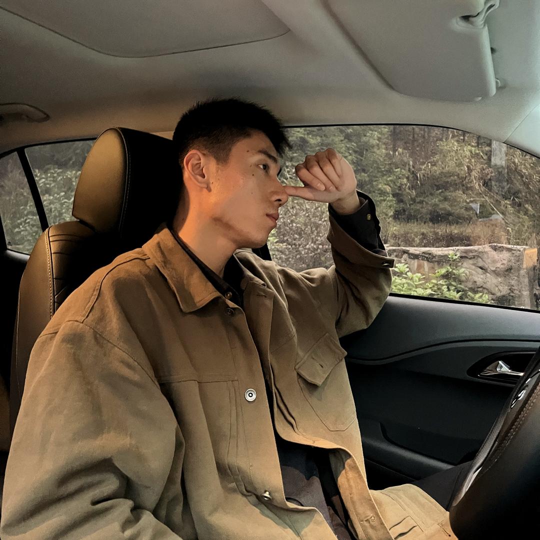 不戴眼镜的近视眼