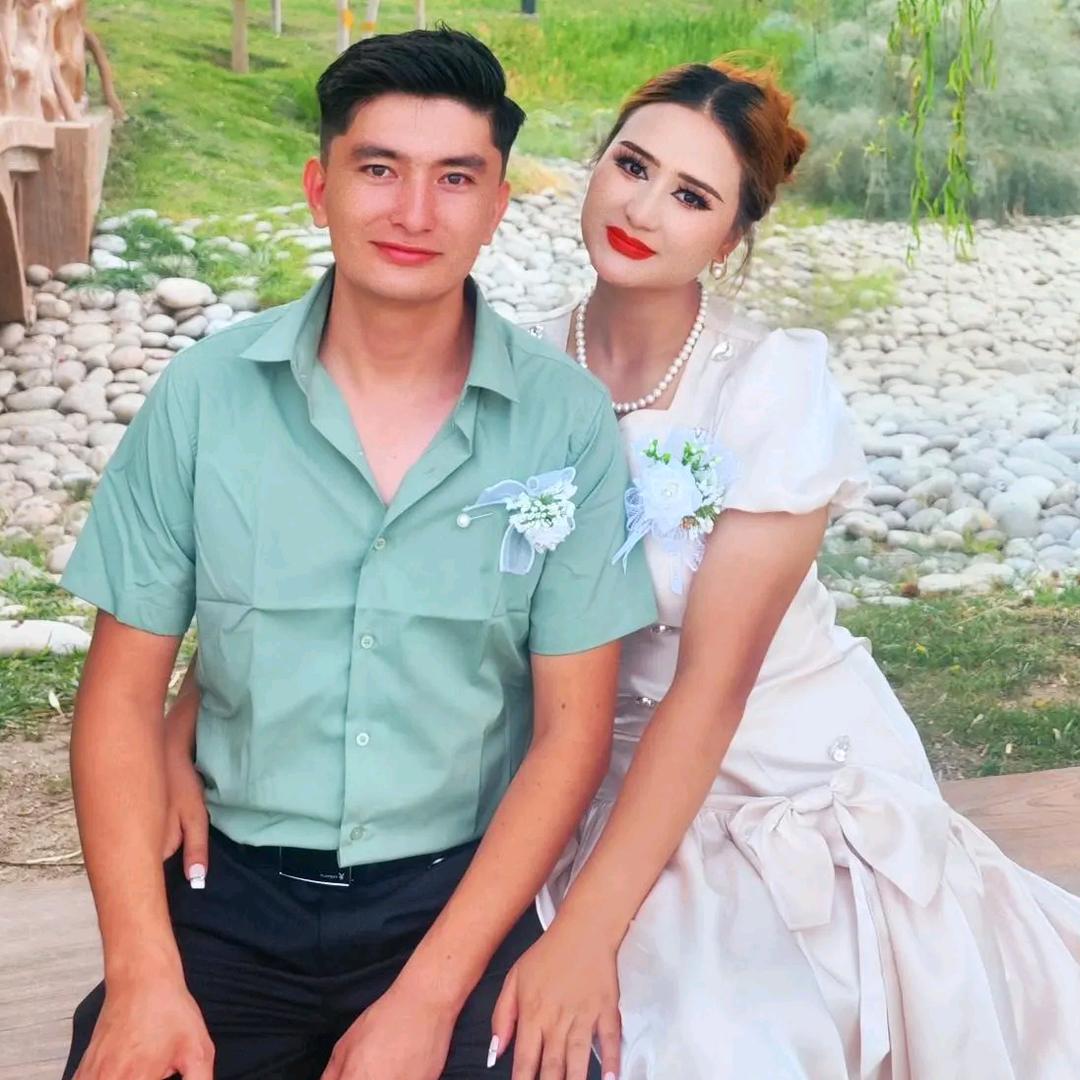 妮哈莱的妈咪 👨‍👩‍👧