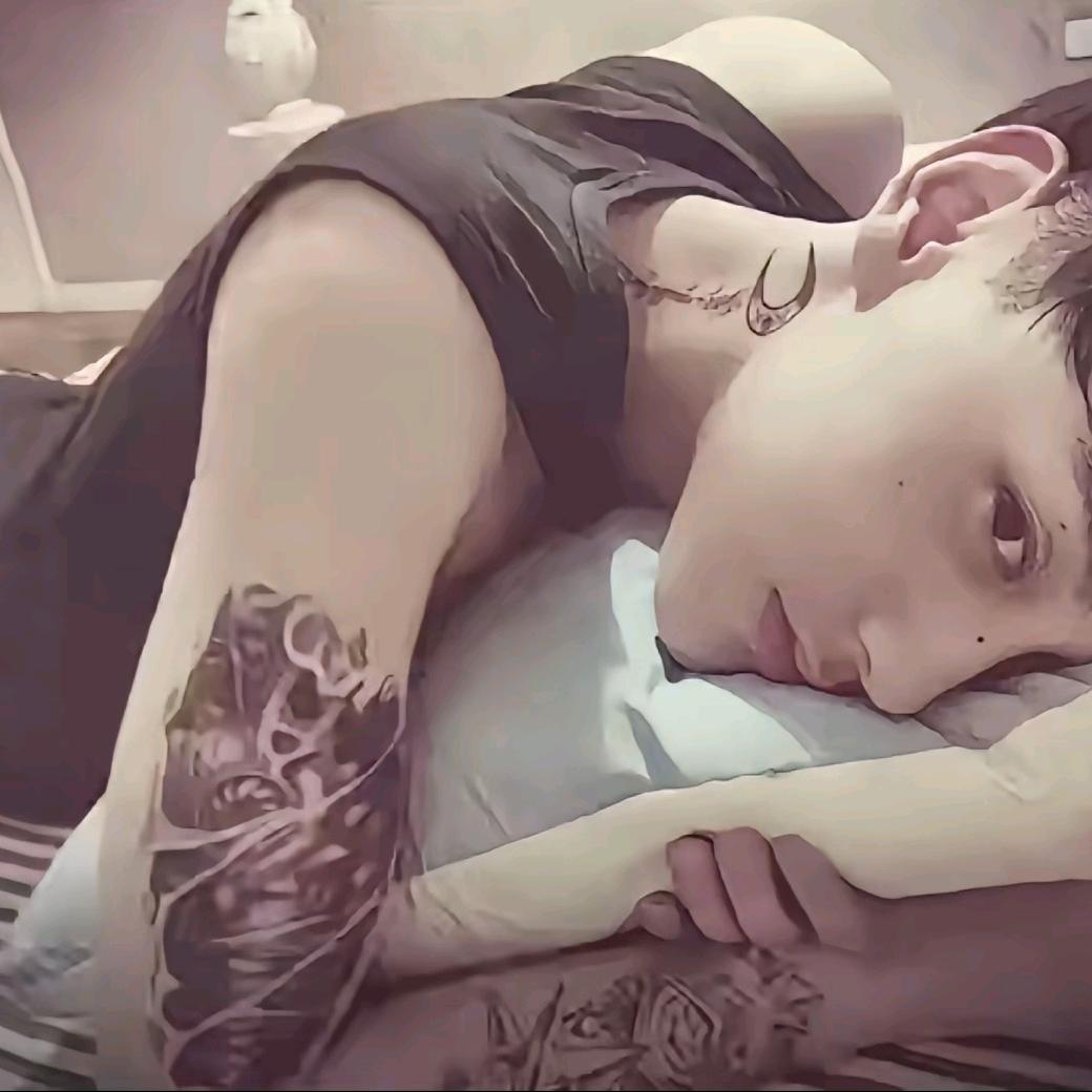 我简隋英哪样不是出类拔萃