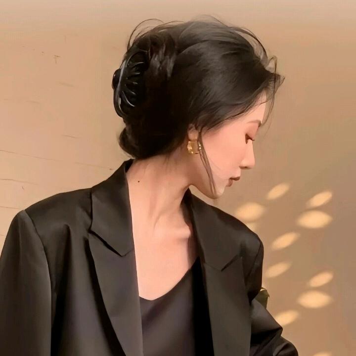 ℳ̶̶̶̶໌໌꧔ꦿ*꯭͡巷子里的猫꧔ꦿ᭄
