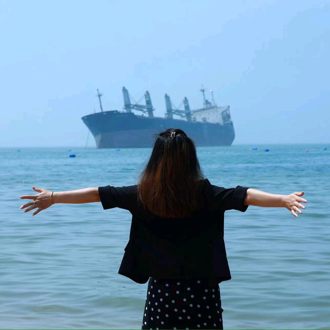 💞᭄এۣۖิ  沉默不语 🌺