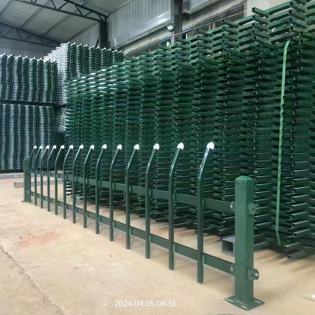 互润草坪护栏锌钢围墙护栏生产厂家