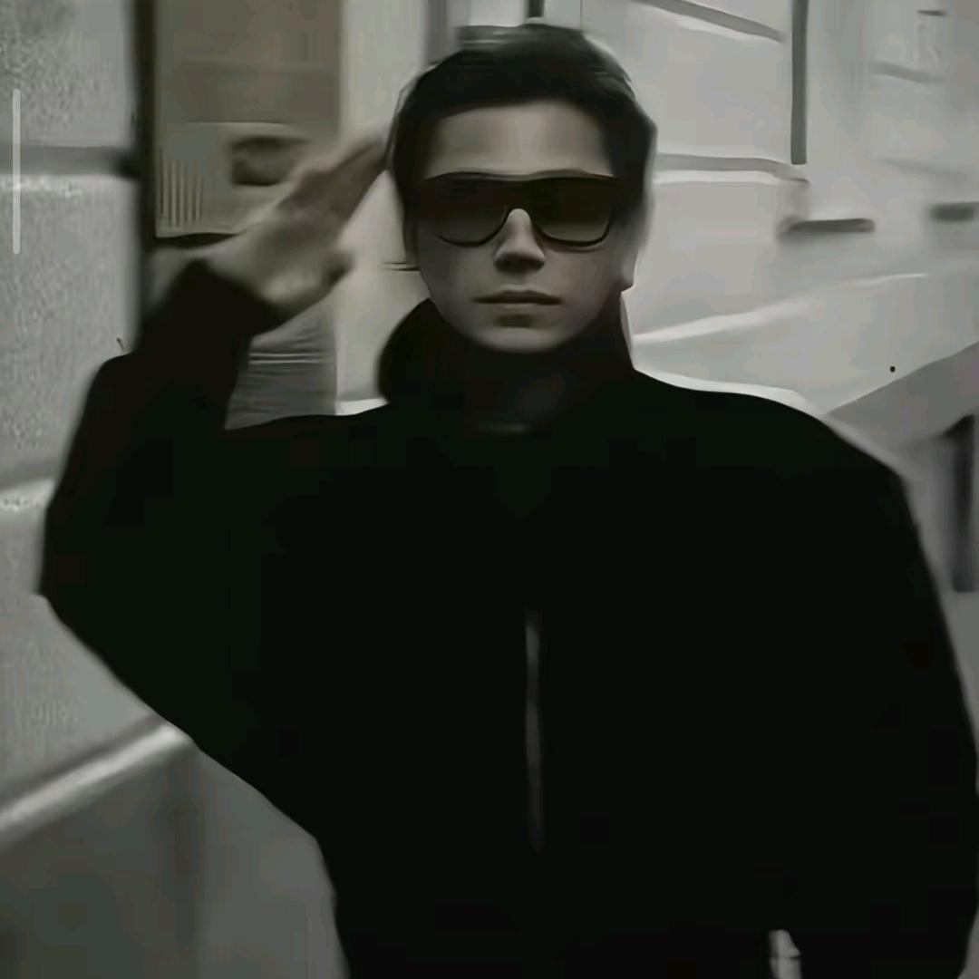 敬礼就是salute啊