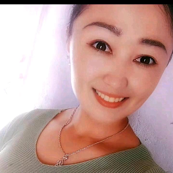 哈萨克族姑娘