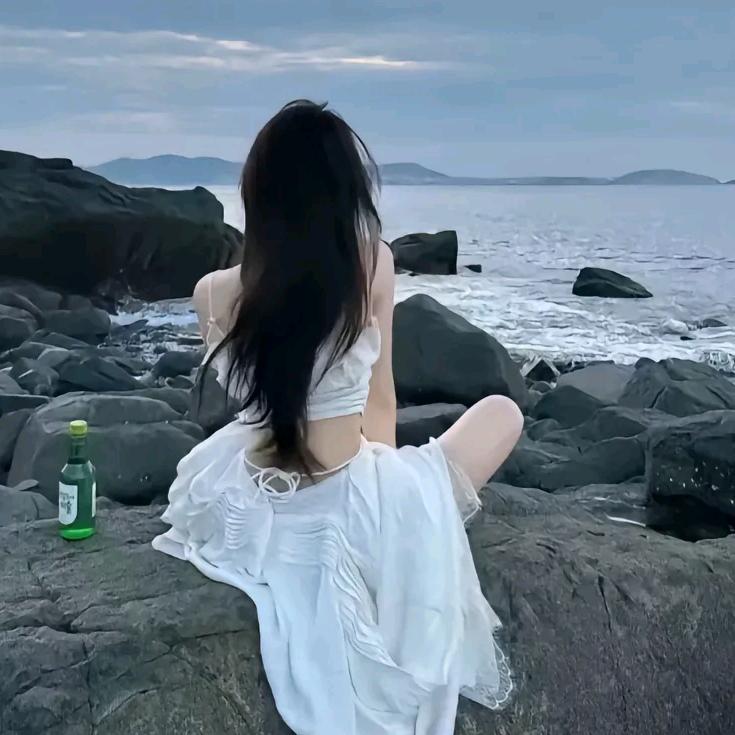 一个人এۣۖิ 撑伞᭄