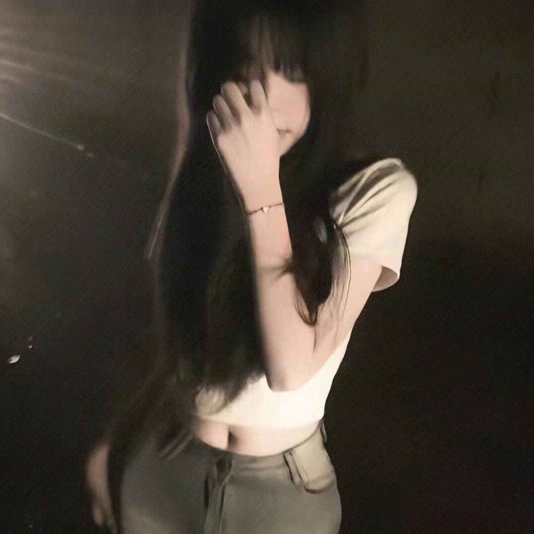 俺滴小鱼干呢۶•͈⚇•͈ა