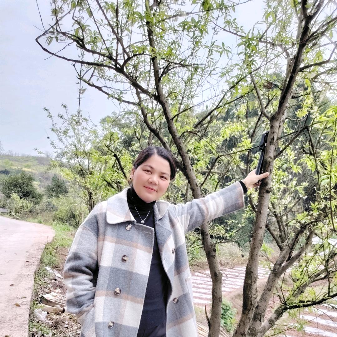 努力奔跑的孩子