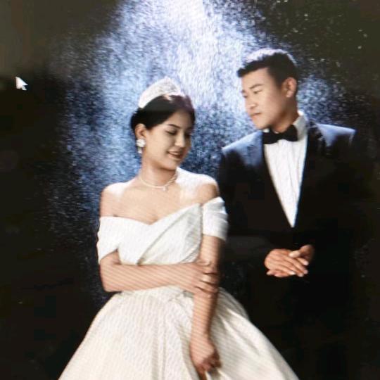 爱你😙老婆   维汉夫妻gl