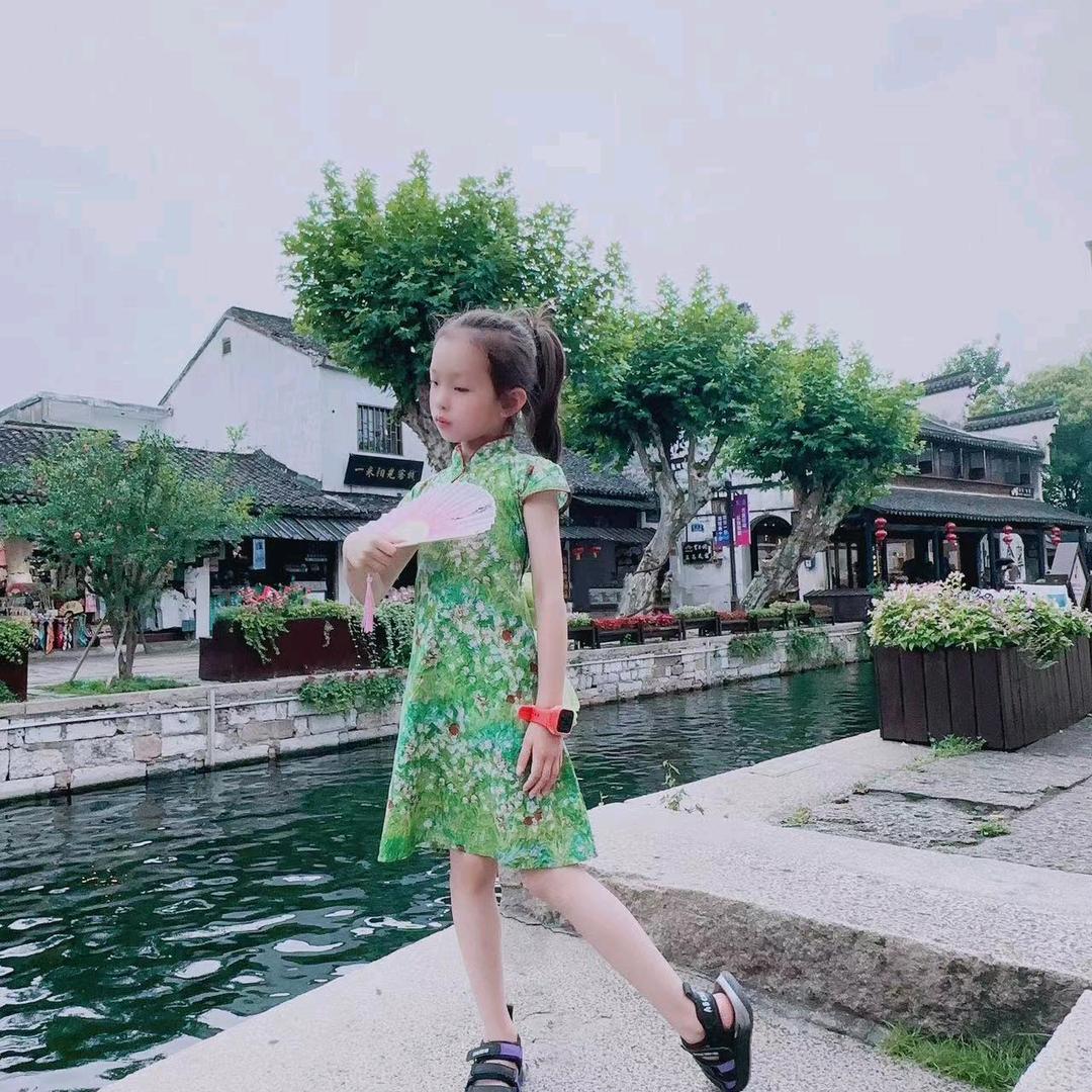 开心的阿婆