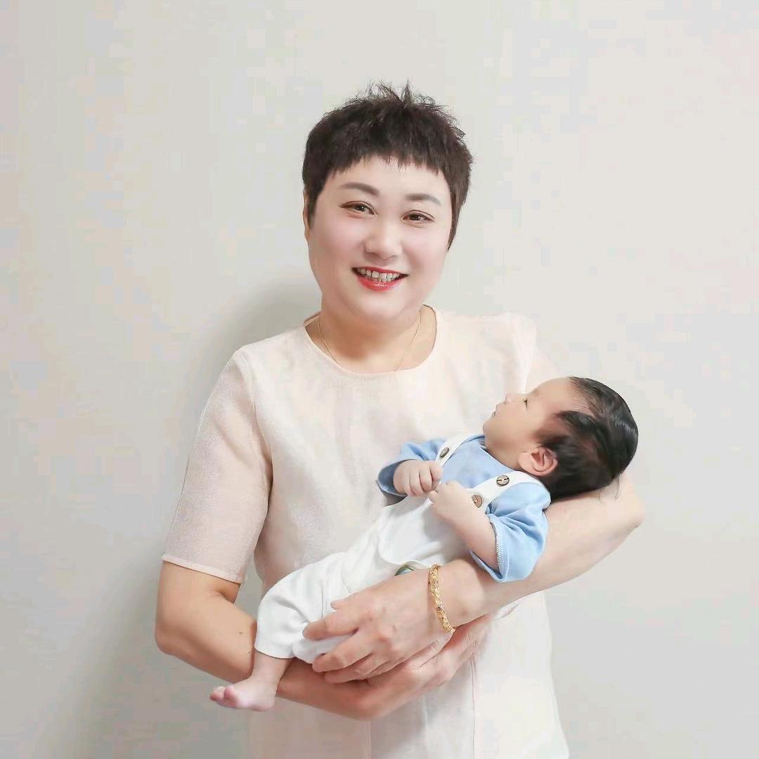 小菠萝和姥姥