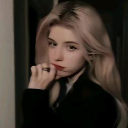 深情小美（拼豆版）