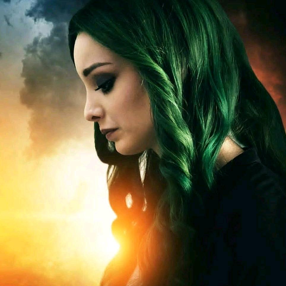 Emma Dumont