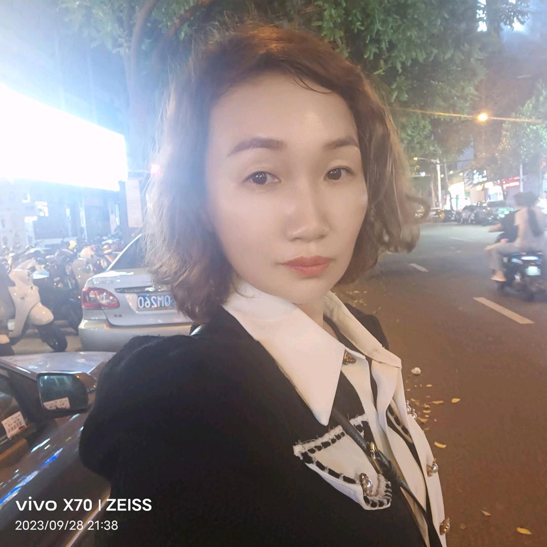 南宁裕丰商场三楼55号店H-28