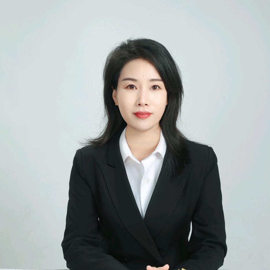 老房产经纪人王明明