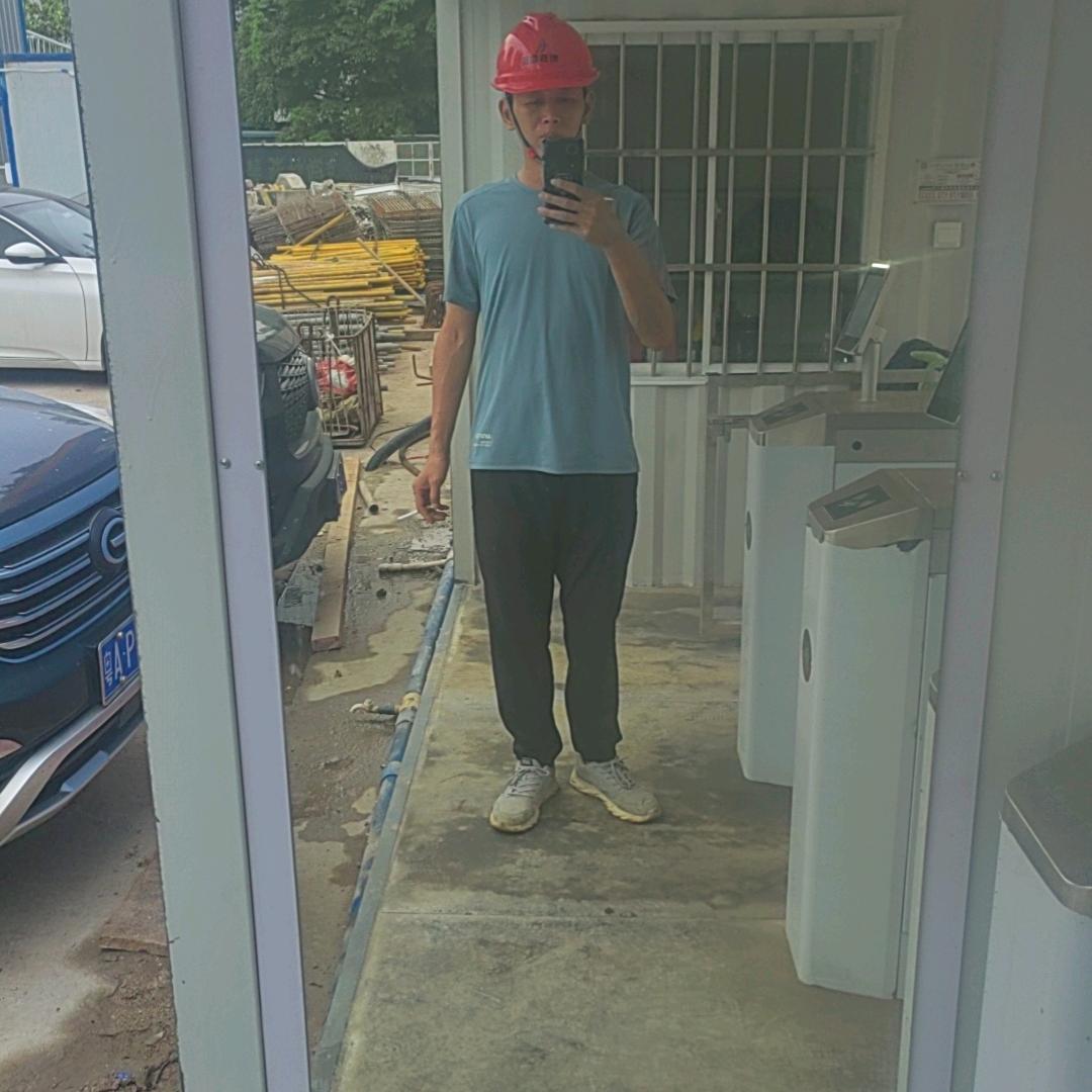 阳光下逝去的青春