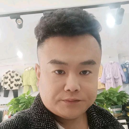 睡衣小伙
