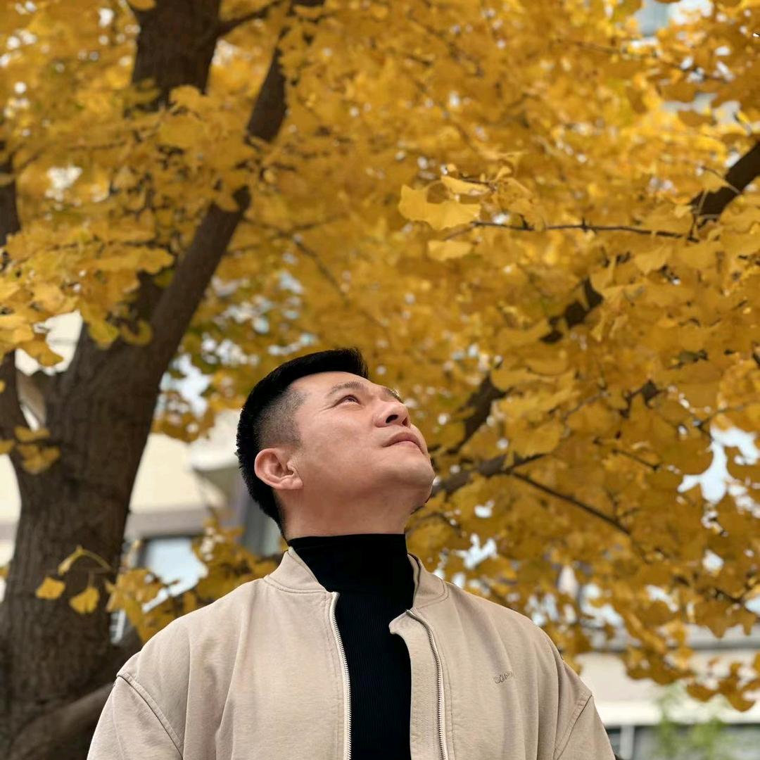 🇨🇳撸铁匠  老男孩🐯