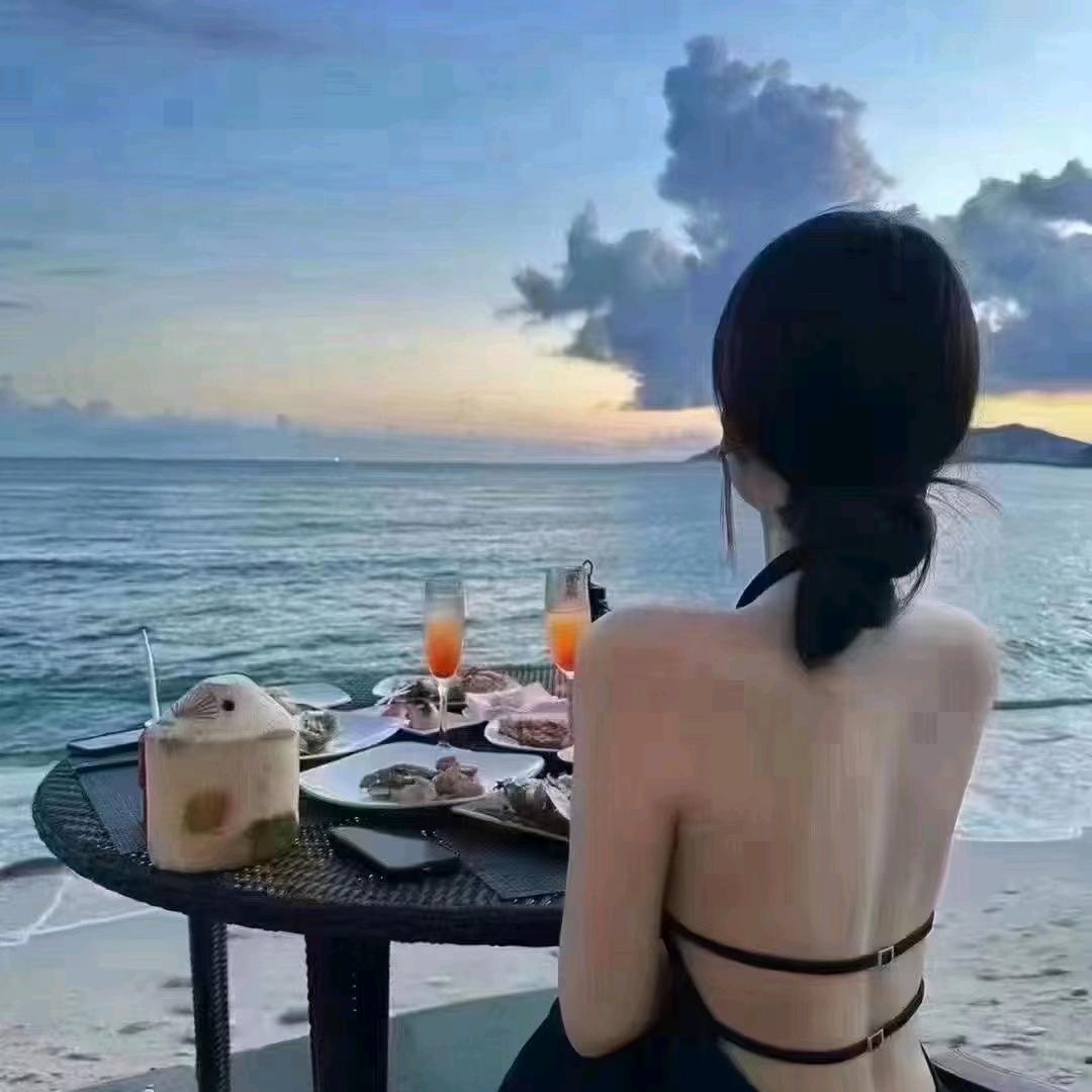 指尖徘徊烟草味