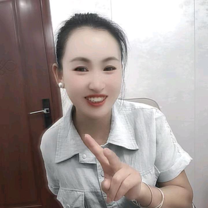 镇雄耀鑫隆房产中介有限公司