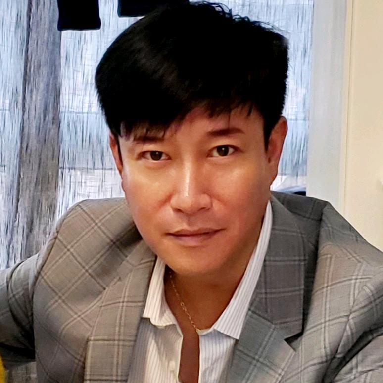 张鹰
