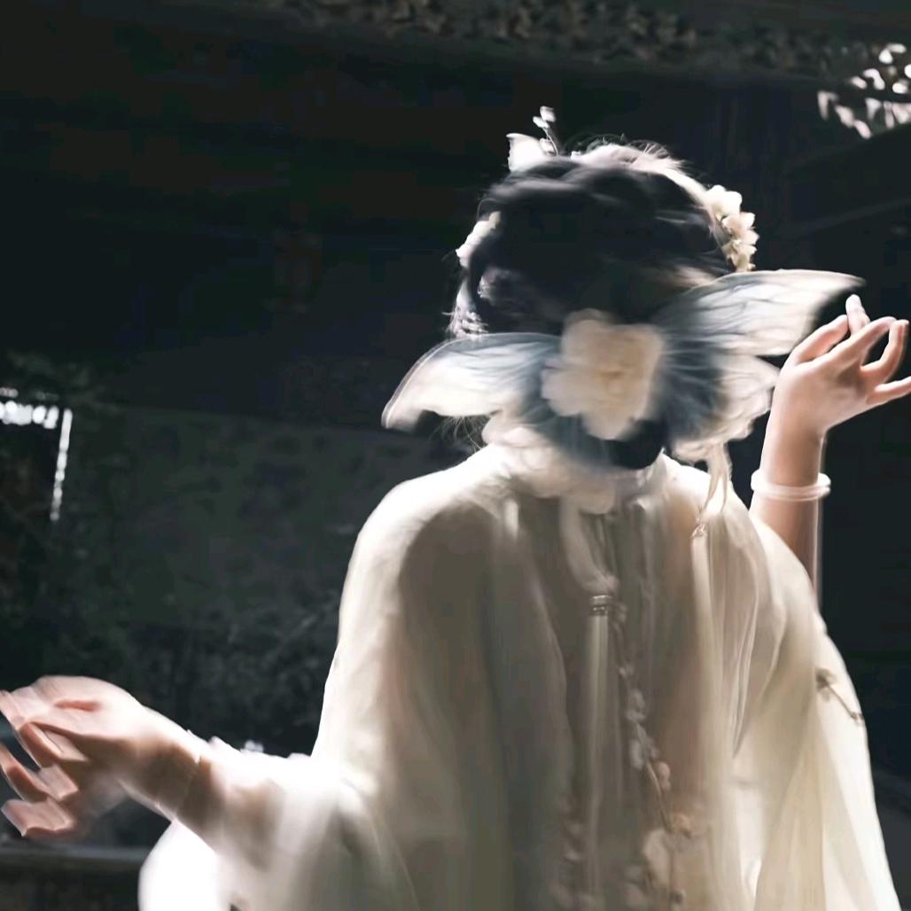 悦黎芹
