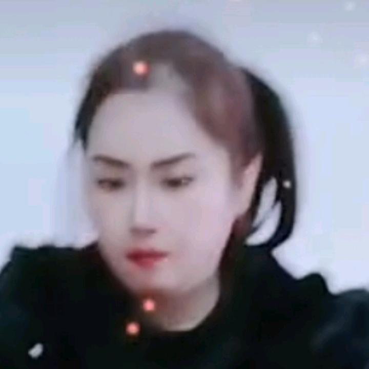 向方，喜欢独立自由自在。