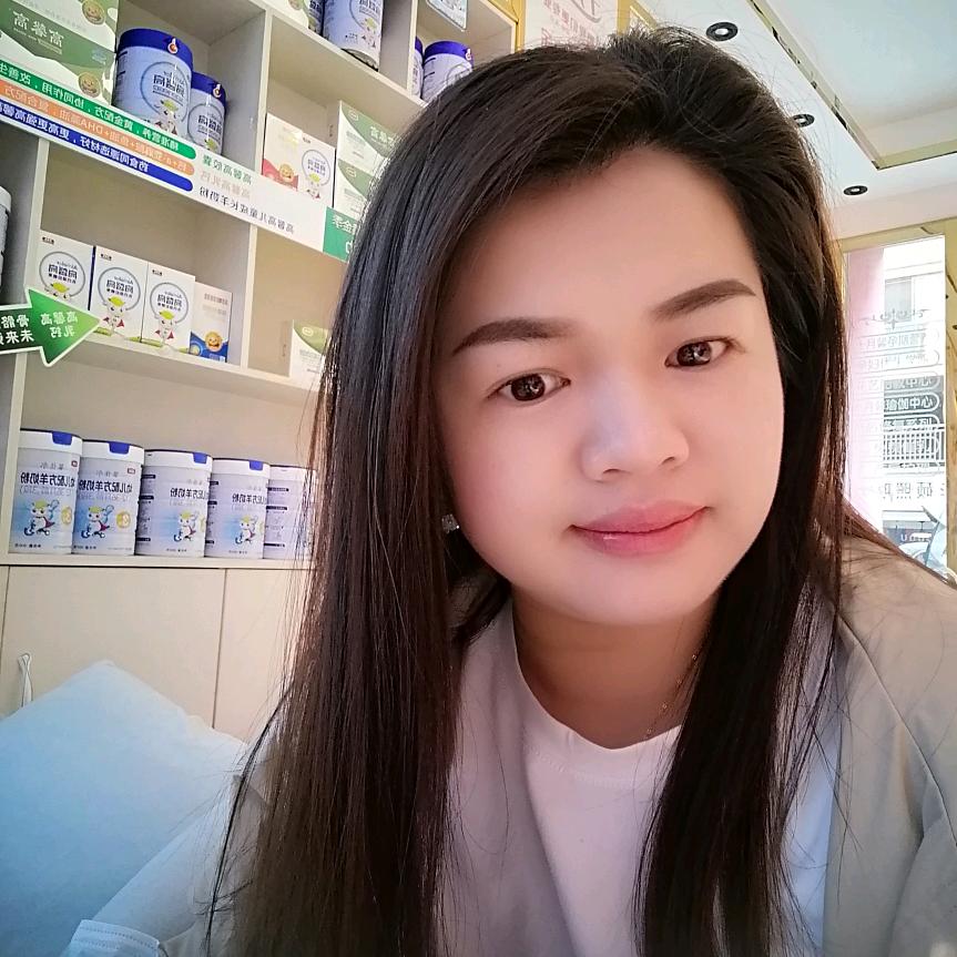 十月馨花花吖
