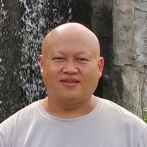 旧城做电动的光头哥