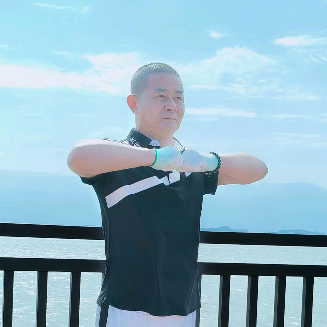 王健华（佳操）