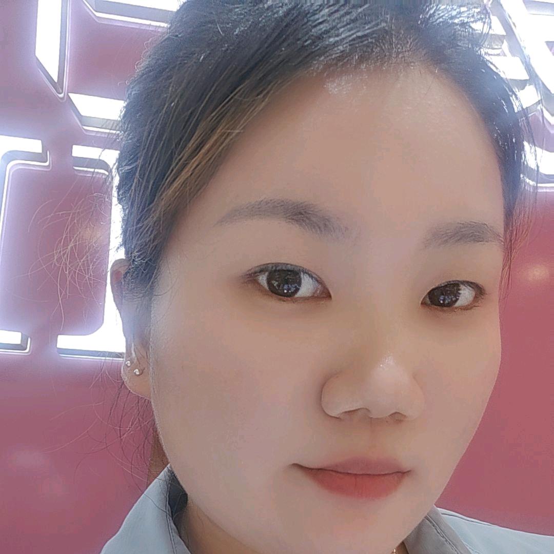 爱伯利珠宝石屯店小吴