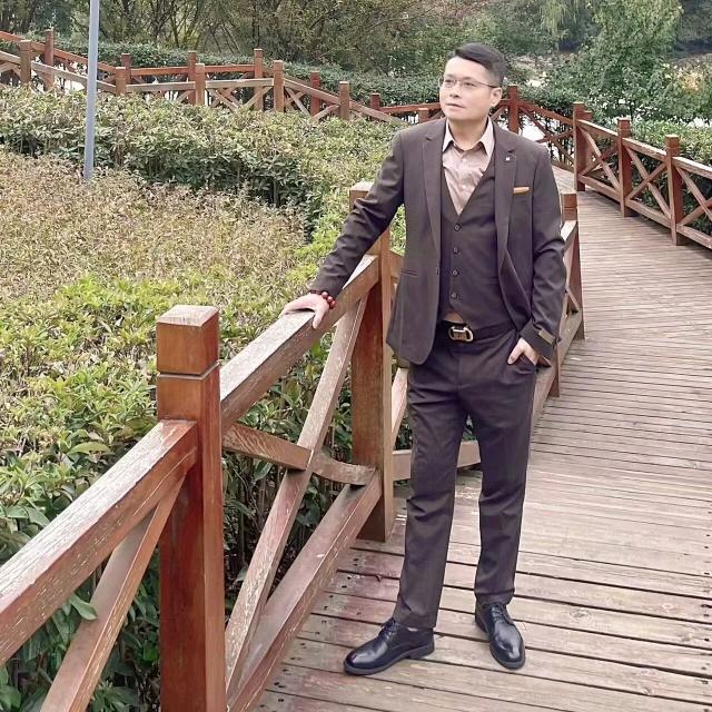 龙哥自媒体