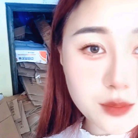 娜娜爱笑