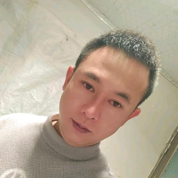 向伟